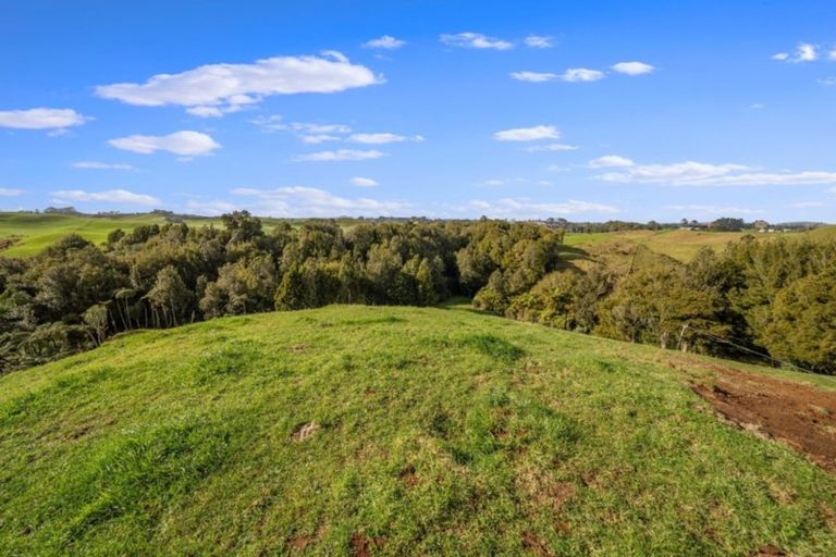 Photo of property in 65 Parrs Road, Hurworth, New Plymouth, 4371