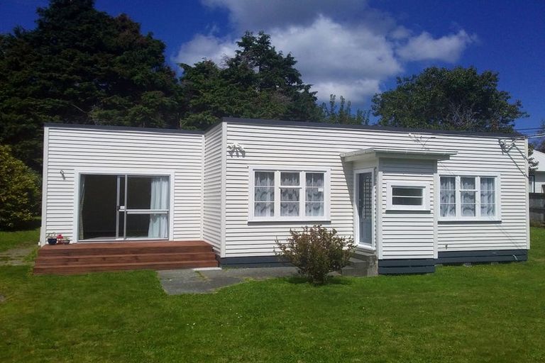 Photo of property in 3 Rowe Parade, Wainuiomata, Lower Hutt, 5014