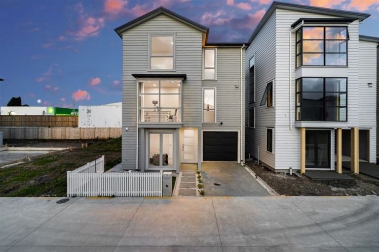 Photo of property in 15 Nephrite Lane, Henderson, Auckland, 0610