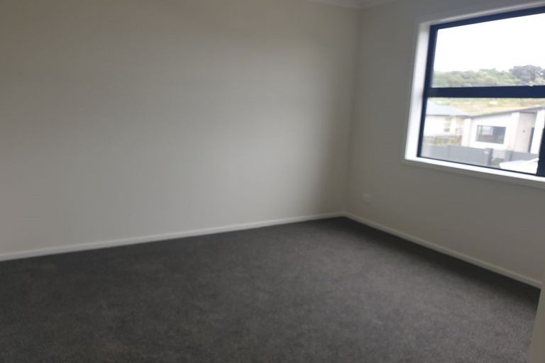 Photo of property in 27 Karearea Avenue, Kenepuru, Porirua, 5022