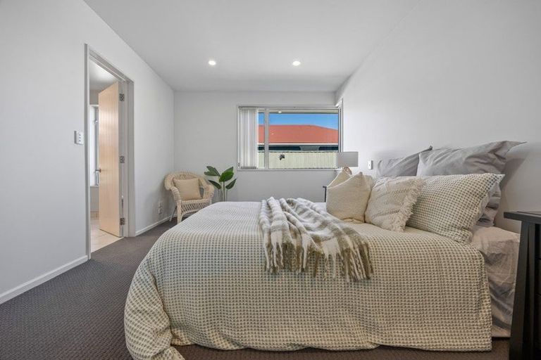 Photo of property in 44 Somerfield Street, Somerfield, Christchurch, 8024