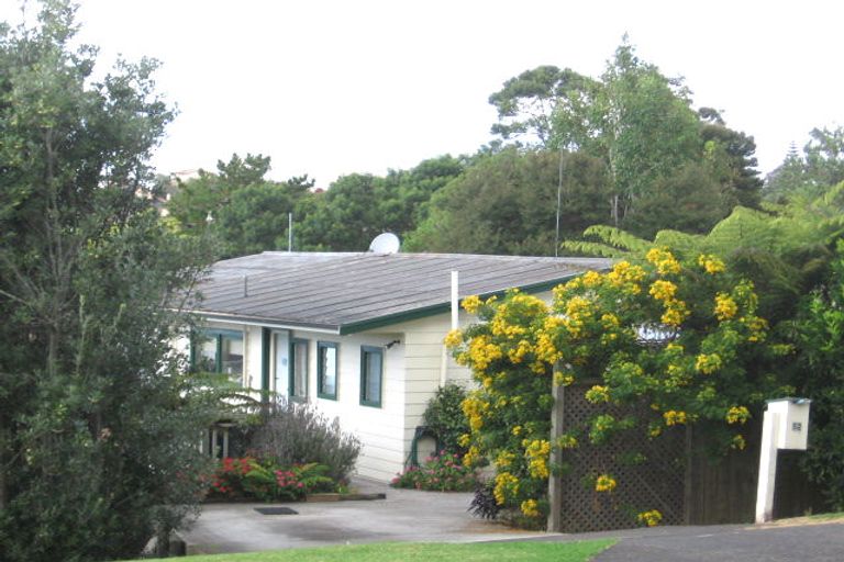 Photo of property in 52a Nigel Road, Browns Bay, Auckland, 0630