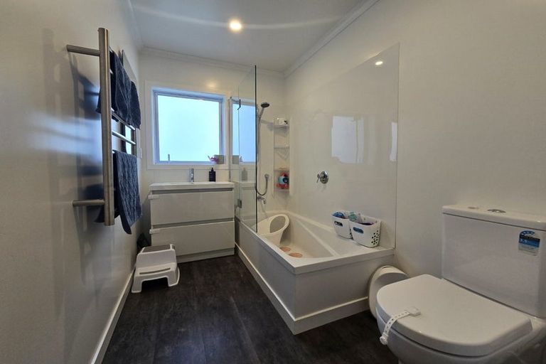 Photo of property in 10 Gaff Place, Whitby, Porirua, 5024