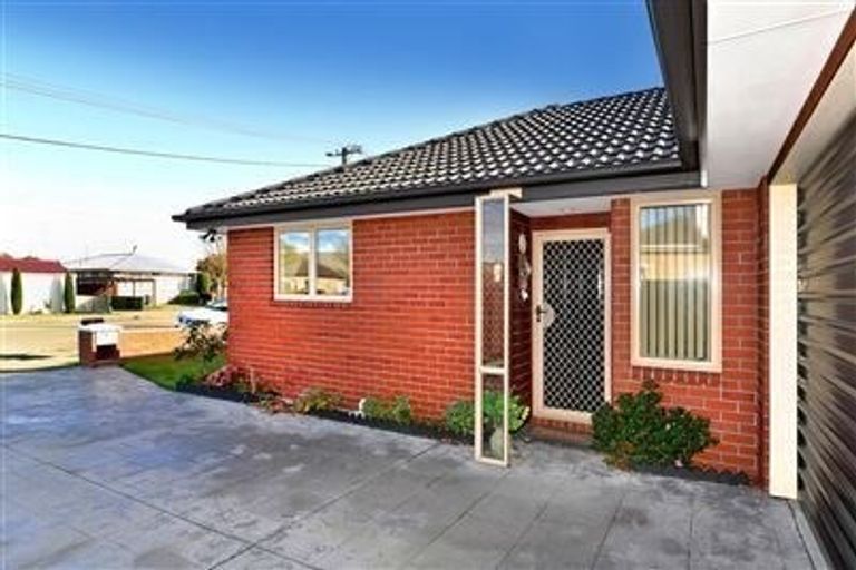 Photo of property in 41 Seymour Street, Hornby, Christchurch, 8042