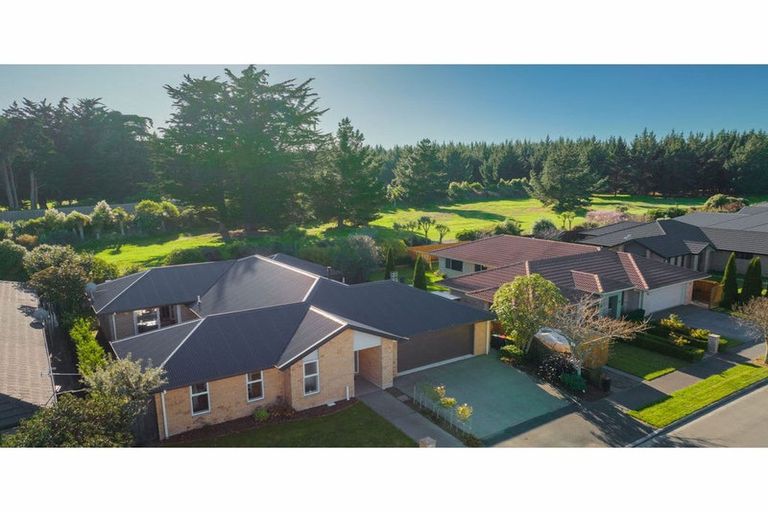 Photo of property in 24 Reka Street, Parklands, Christchurch, 8083