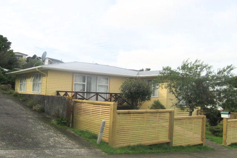 Photo of property in 5 Cypress Drive, Maungaraki, Lower Hutt, 5010