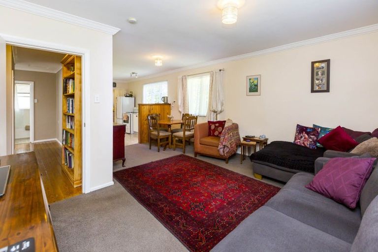 Photo of property in 2 Pokaka Street, Birchville, Upper Hutt, 5018