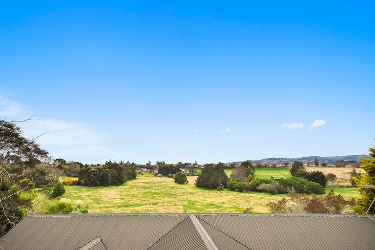 Photo of property in 4 Alderton Place, Opaheke, Papakura, 2113