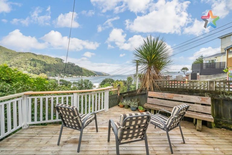 Photo of property in 15 Ferry Road, Days Bay, Lower Hutt, 5013