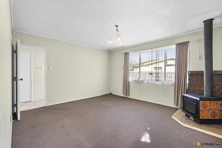 Photo of property in 52 Hobart Crescent, Wattle Downs, Auckland, 2103