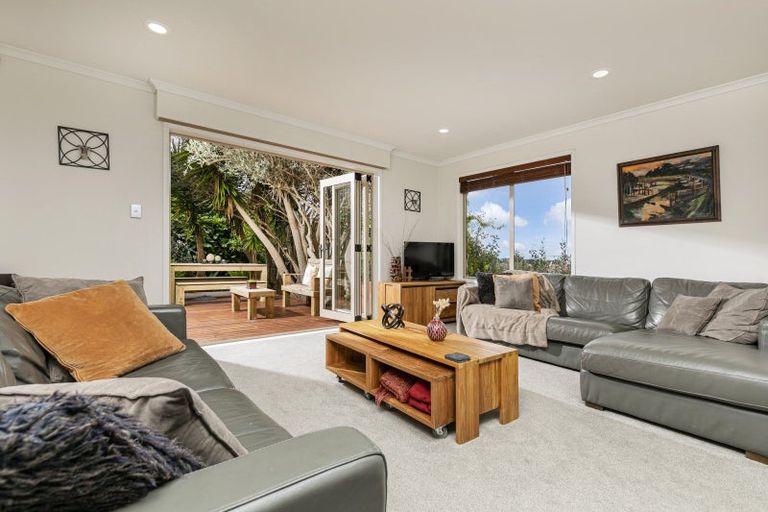 Photo of property in 17 West Hoe Heights, Orewa, 0931