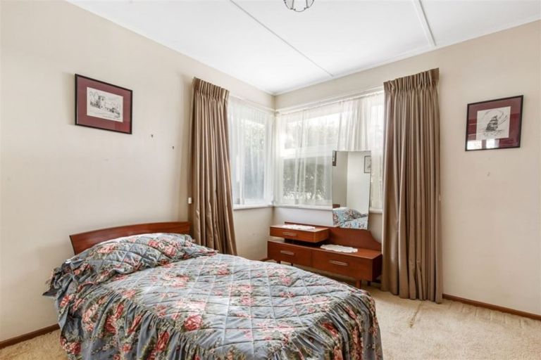 Photo of property in 20 Catherine Crescent, Paparangi, Wellington, 6037