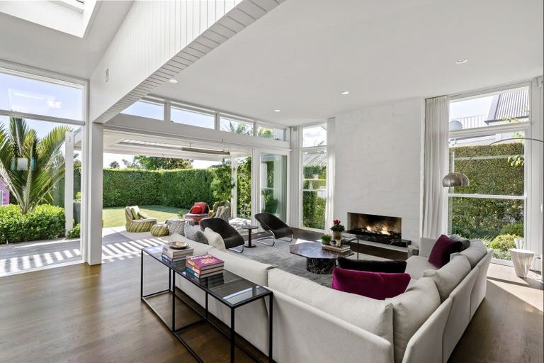 Photo of property in 10 Salisbury Street, Herne Bay, Auckland, 1011