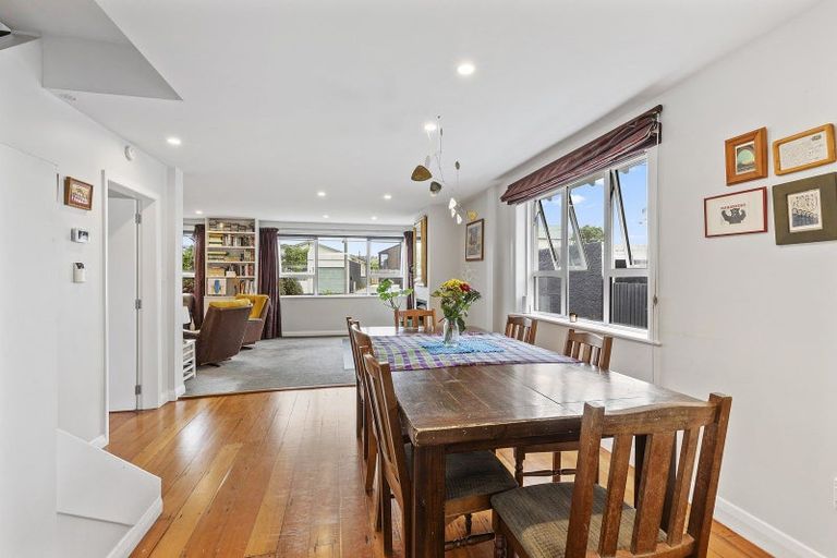 Photo of property in 101 Apu Crescent, Lyall Bay, Wellington, 6022