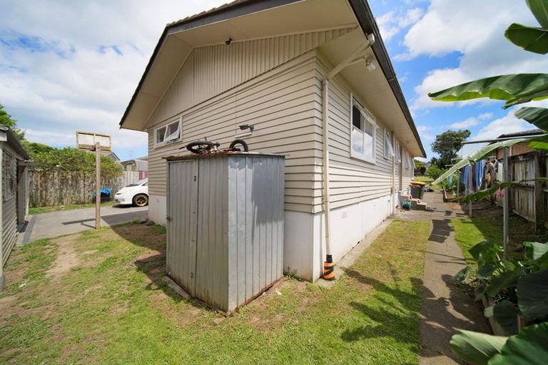 Photo of property in 25 Lachlan Place, Favona, Auckland, 2024