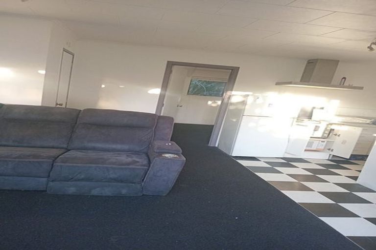 Photo of property in 16 Valhalla Drive, Beach Haven, Auckland, 0626