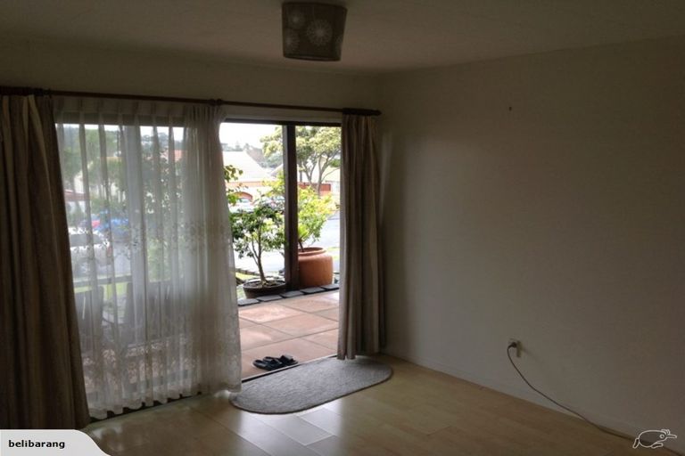 Photo of property in 13 Robin Lane, Browns Bay, Auckland, 0630