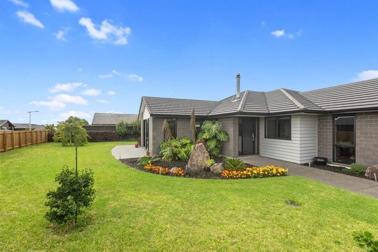 Photo of property in 8 Cowell Crescent, Pyes Pa, Tauranga, 3112