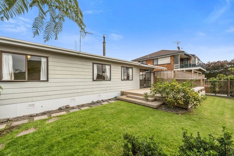 Photo of property in 12b Seaview Road, Otumoetai, Tauranga, 3110
