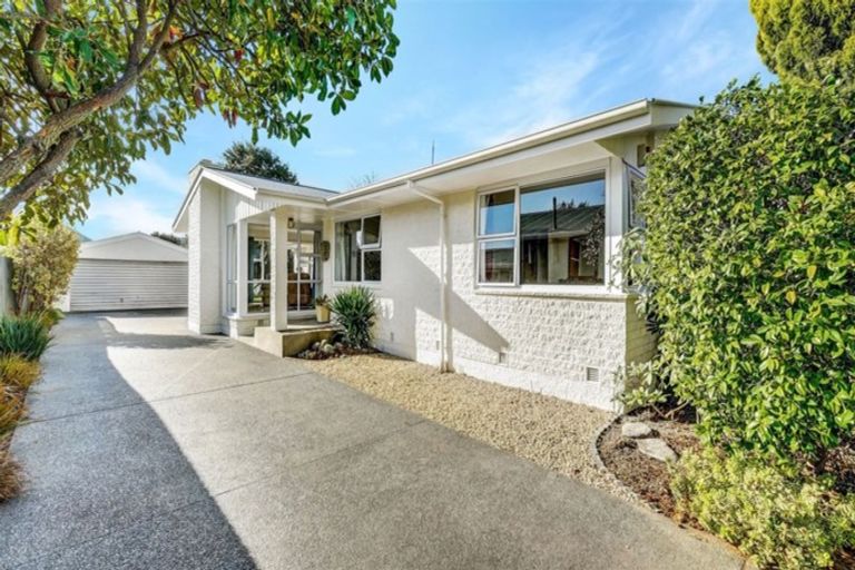 Photo of property in 43 Woolley Street, Avondale, Christchurch, 8061