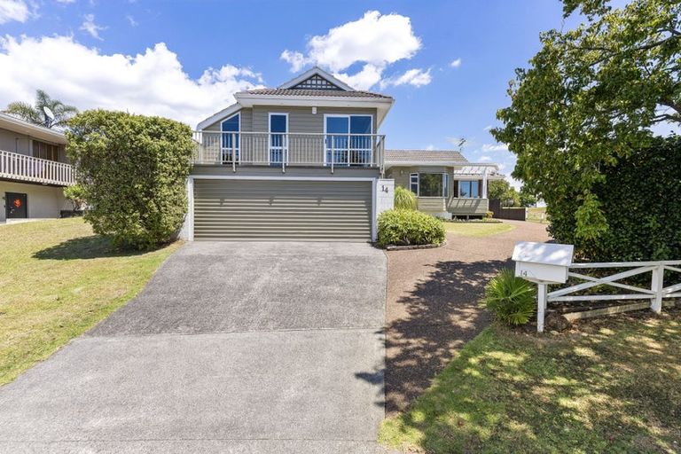Photo of property in 14 Cyclades Place, Shelly Park, Auckland, 2014