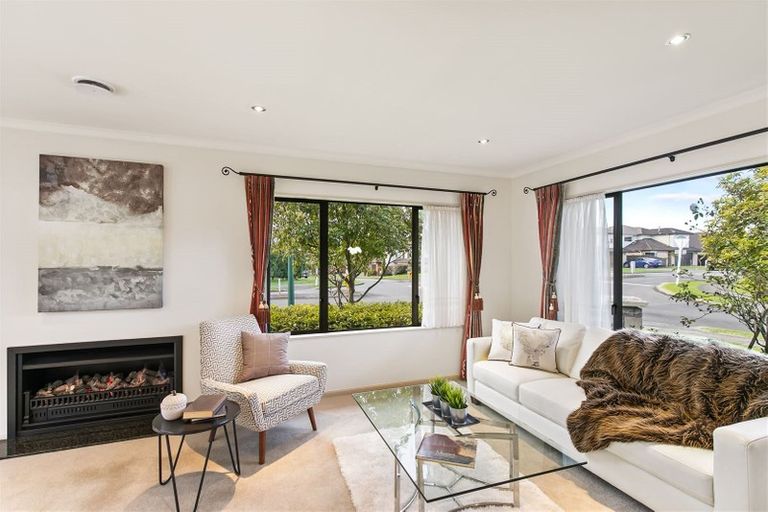Photo of property in 1 Clomell Drive, Flat Bush, Auckland, 2019