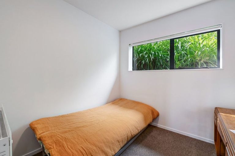 Photo of property in 19 Calypso Way, Unsworth Heights, Auckland, 0632