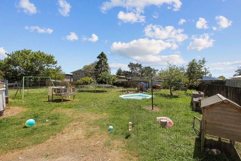 Photo of property in 24 Ranui Avenue, Ranui, Auckland, 0612