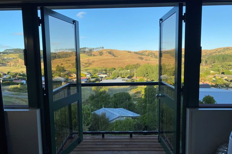 Photo of property in 16 Kassa Rise, Helensville, 0800