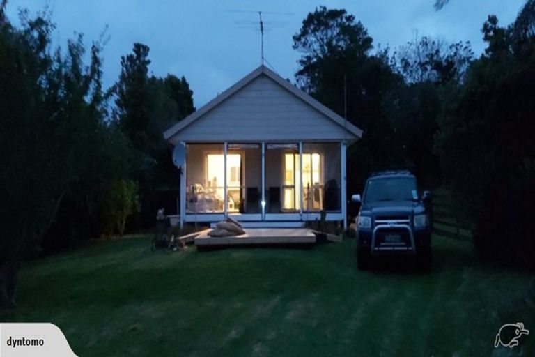 Photo of property in 6 Sandy Beach Road, Tinopai, Matakohe, 0593