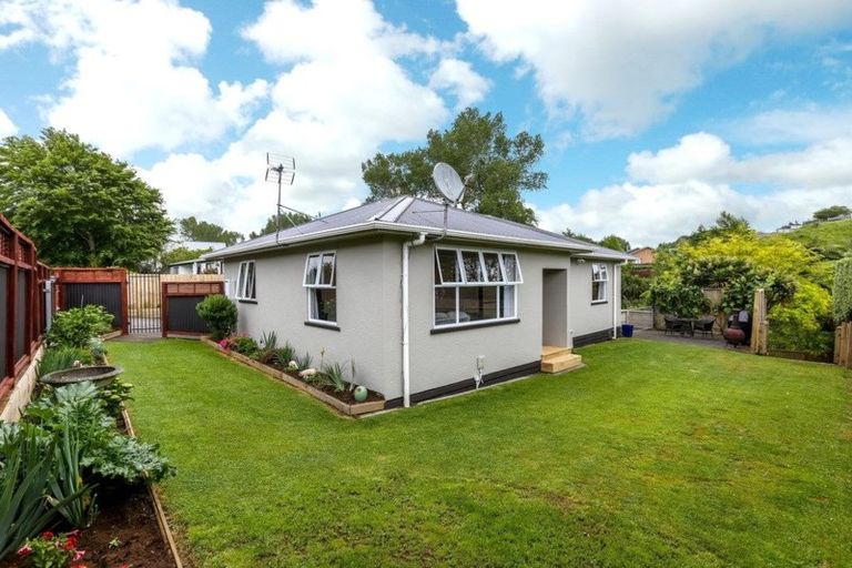Photo of property in 10 Heaphy Street, Westown, New Plymouth, 4310