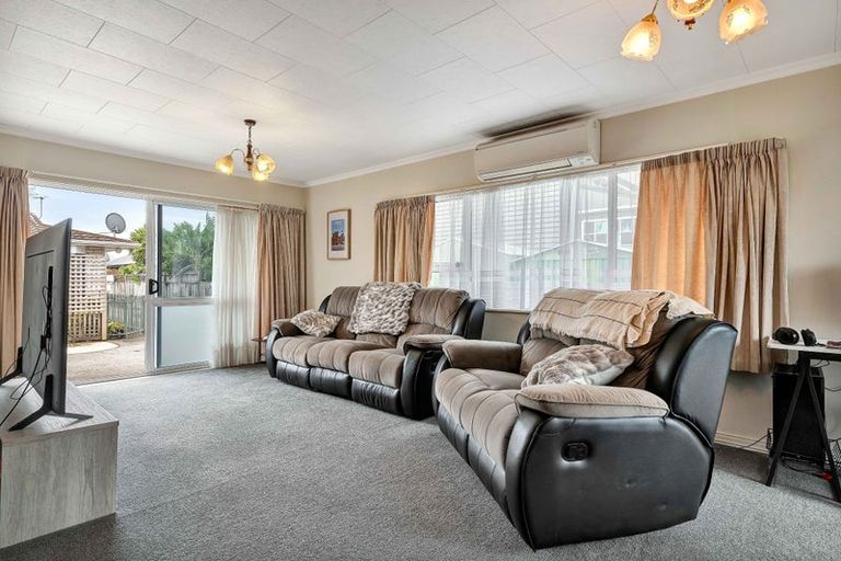 Photo of property in 20 Tukapa Street, Westown, New Plymouth, 4310