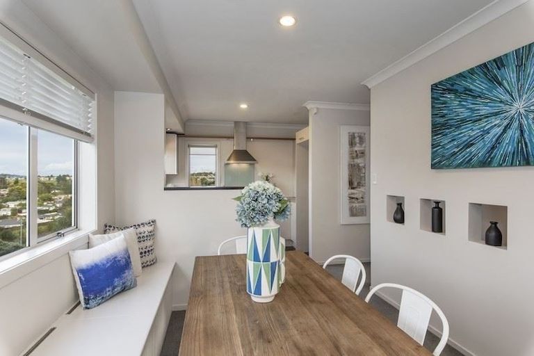 Photo of property in 69 Buscomb Avenue, Henderson, Auckland, 0610