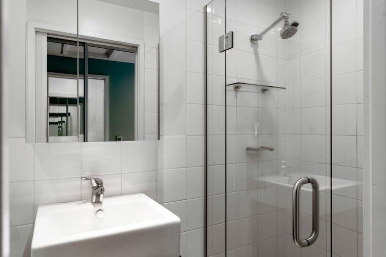 Photo of property in 8b Minaret Ridge, Wanaka, 9305