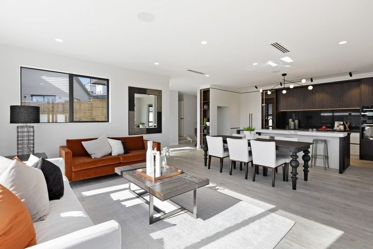 Photo of property in 28 Takurua Terrace, Orewa, 0931