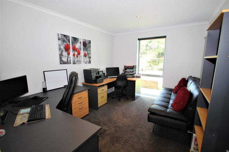 Photo of property in 43 Tara Hills Drive, North Taieri, Mosgiel, 9092