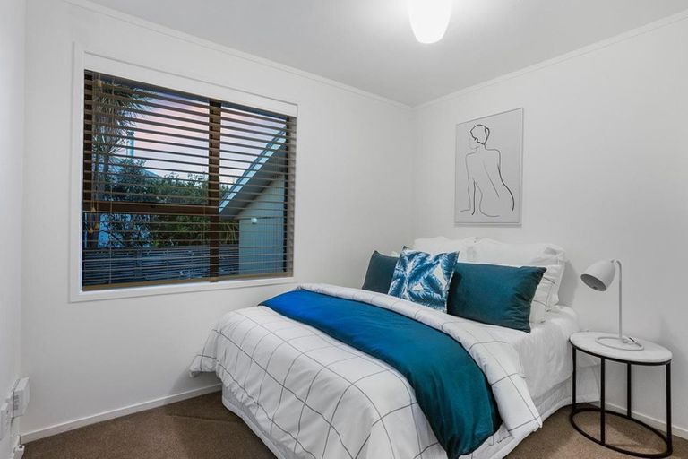 Photo of property in 3/28 Beach Road, Castor Bay, Auckland, 0620