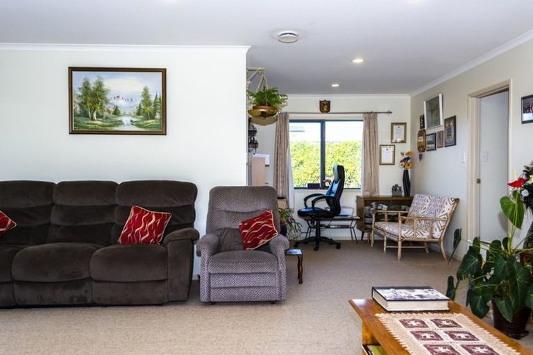 Photo of property in 32 Dillon Drive, Bell Block, New Plymouth, 4312