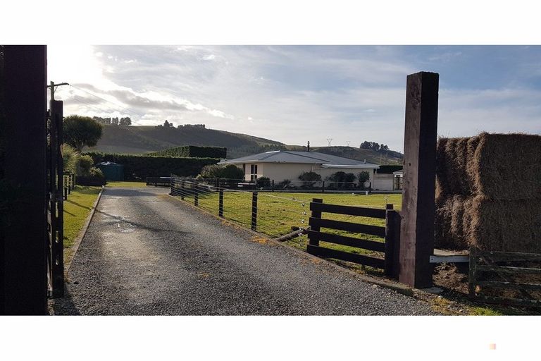 Photo of property in 856 Hakataramea Highway, Waimate, 7977