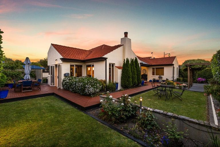 Photo of property in 11 Park Lane, Greenmeadows, Napier, 4112