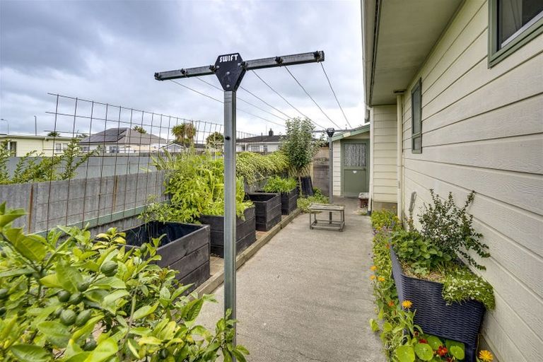 Photo of property in 1b Sidey Place, Marewa, Napier, 4110