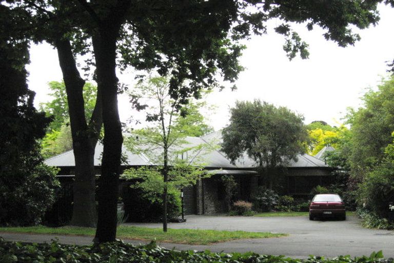 Photo of property in 125 Grahams Road, Burnside, Christchurch, 8053