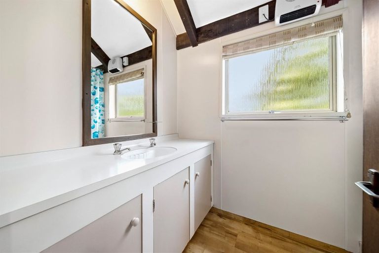 Photo of property in 18 Hunter Crescent, Wanaka, 9305