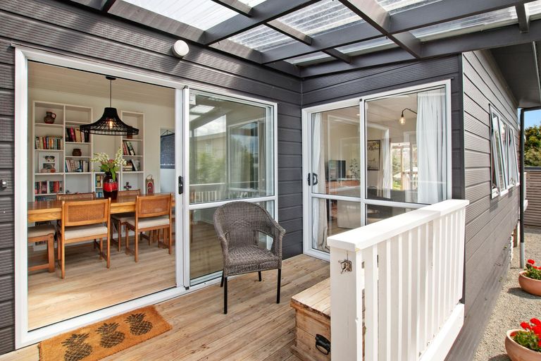 Photo of property in 44 Hillview Road, Waihi Beach, 3611