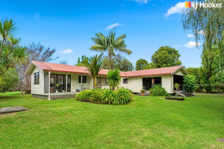 Photo of property in 1110 Leigh Road, Matakana, Warkworth, 0985