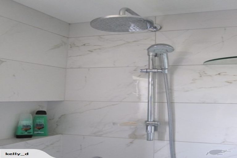 Photo of property in 12 Tiri View Place, Waiake, Auckland, 0630