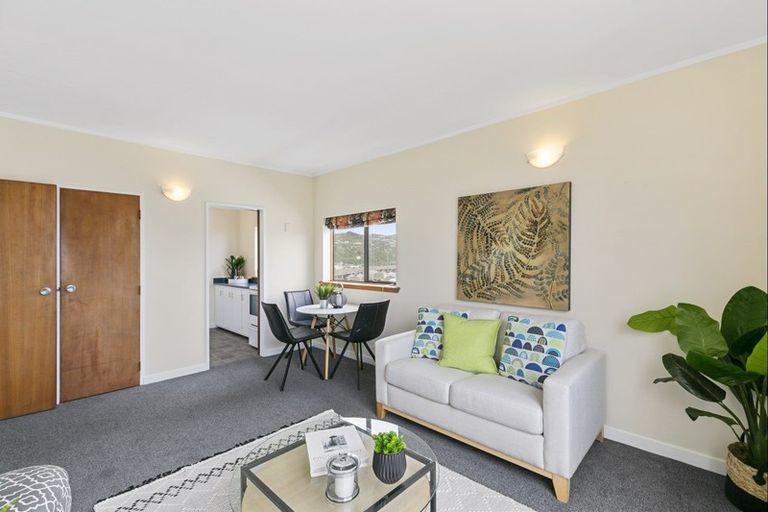 Photo of property in Hobson Court Flats, 66/70 Hobson Street, Thorndon, Wellington, 6011
