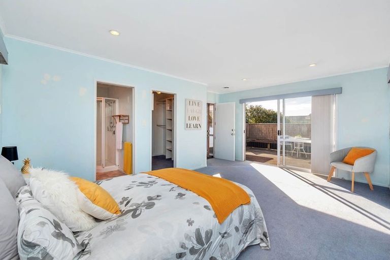 Photo of property in 55 Sturges Road, Henderson, Auckland, 0612