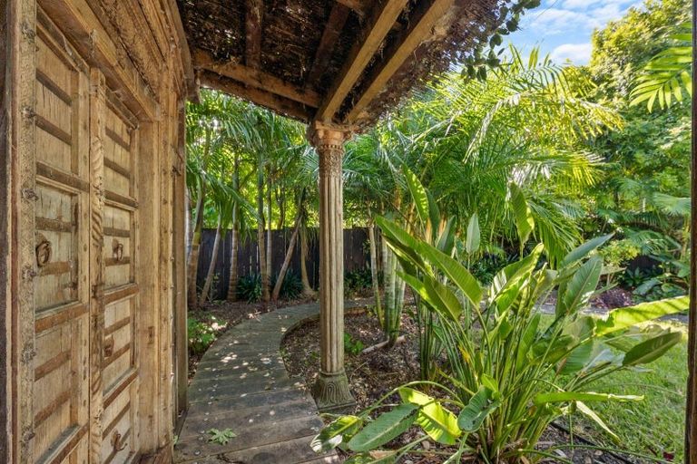 Photo of property in 107 Vauxhall Road, Narrow Neck, Auckland, 0624