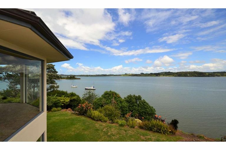 Photo of property in 56 Rangitane Loop Road, Kerikeri, 0294